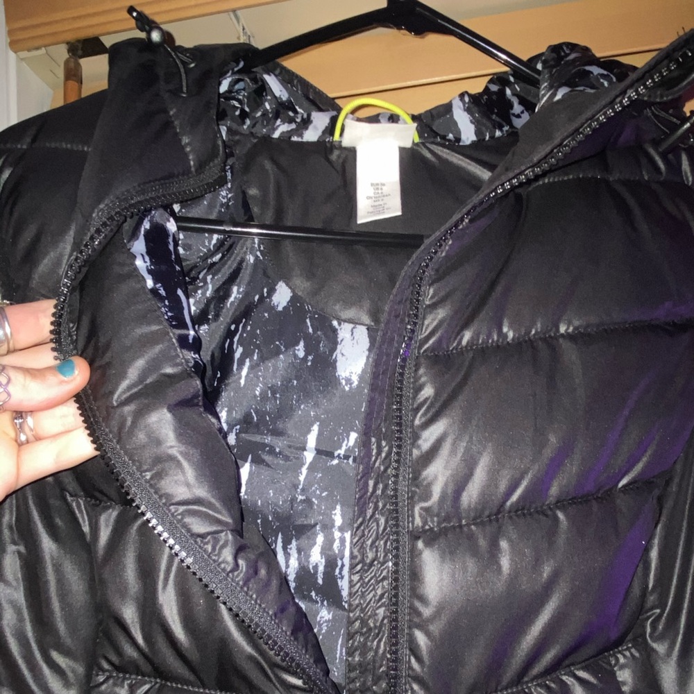 H&M BLACK SPORT PUFFER VEST